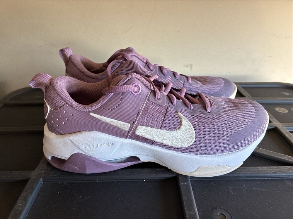Nike Women's Zoom Bella 6 Lavender Workout Lifting Gym Training Shoes Size 7.5